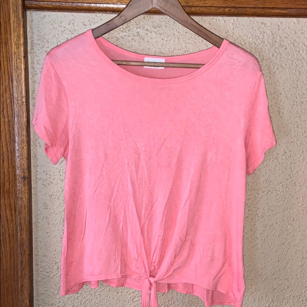 Front Tie T